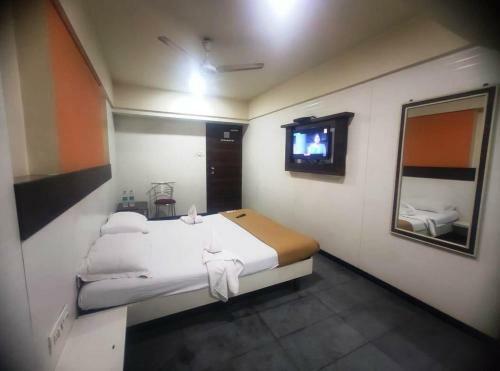 Hotel Mantra Lodging & Boarding