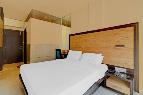 Capital O 87566 Hotel M B Residency