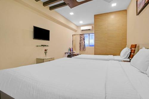 Capital O 85967 Hotel Executive Inn