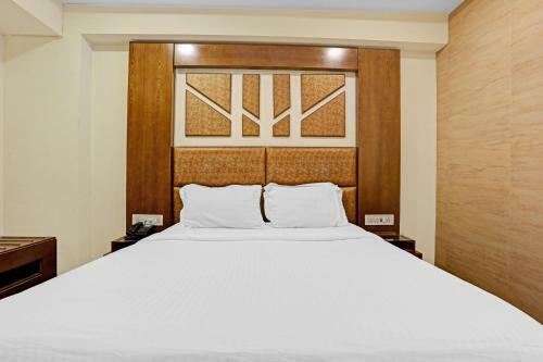 Capital O 85967 Hotel Executive Inn