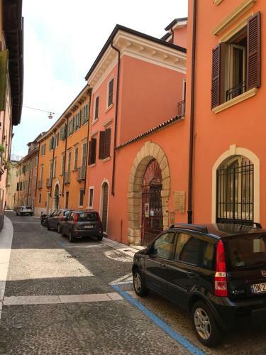 Verona's Apartment Near The Arena
