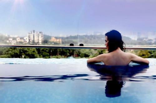 Royal Palms Private Pool Villa - Mumbai