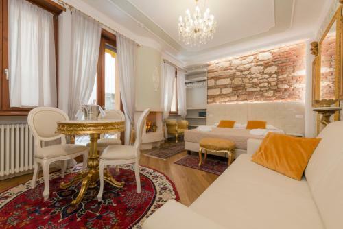 Hostal Relais I Giardini Dell'arena - Royal Solution