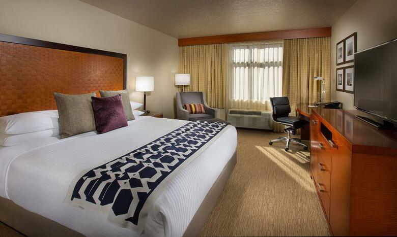 Hotel Paramount