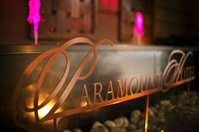 Hotel Paramount