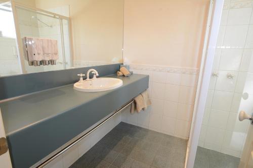 Golden Reef Motor Inn