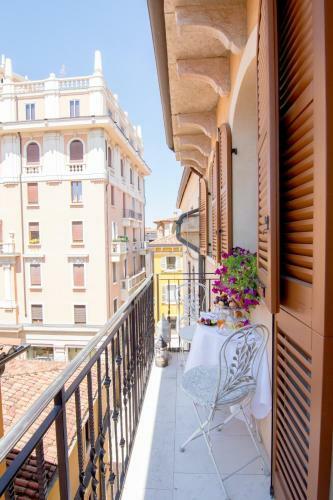 Opera Luxury Apartment