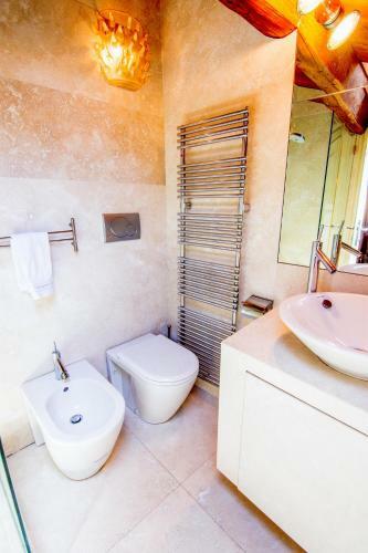 Opera Luxury Apartment