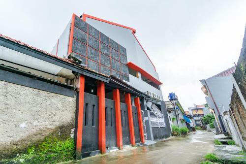 Hotel Oyo Life 2866 Kost Syahira