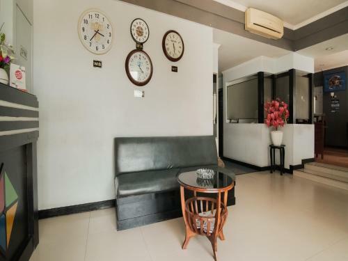 Vaccinated Staff - Oyo 1597 Hotel K77