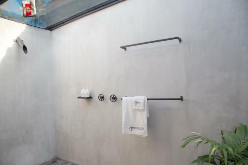 Bed & Breakfast Flores Passport House