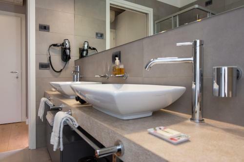 Hostal La Nuova Corte Rooms