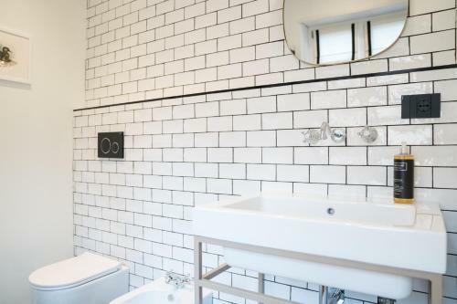 Hostal Santa Chiara 11 - House - Verona