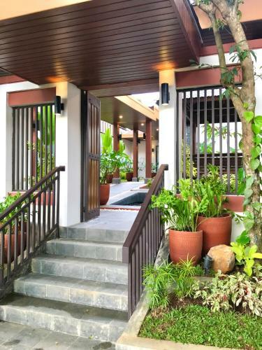 Extravaganza 5 Bedrooms Villa Vimala Hills