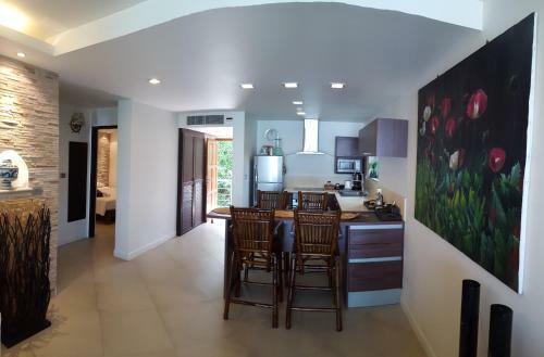 Karon Beach Apartment Sea View