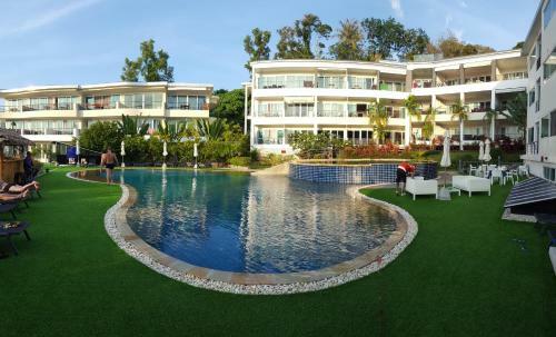 Karon Beach Apartment Sea View