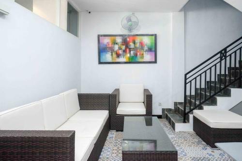 Hotel Reddoorz Plus Near Patung Kuda Undip