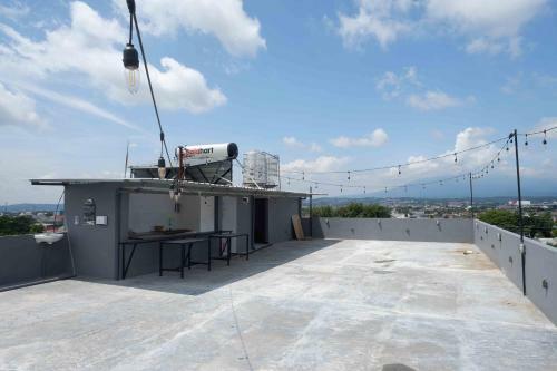 Hotel Reddoorz Plus Near Patung Kuda Undip