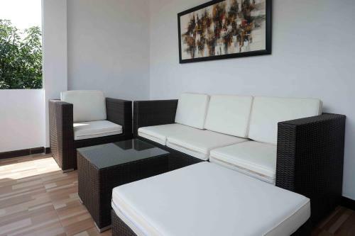 Hotel Reddoorz Plus Near Patung Kuda Undip