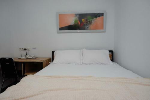 Hotel Reddoorz Plus Near Patung Kuda Undip
