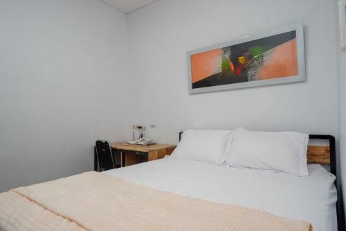 Hotel Reddoorz Plus Near Patung Kuda Undip
