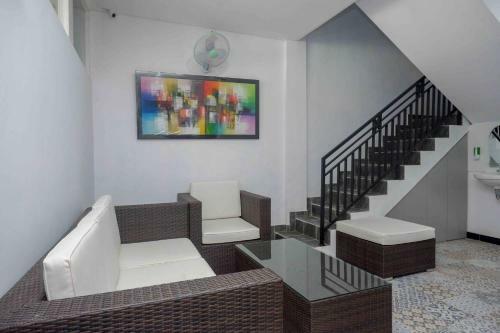 Hotel Reddoorz Plus Near Patung Kuda Undip