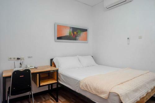 Hotel Reddoorz Plus Near Patung Kuda Undip