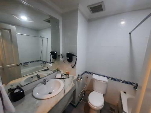Relat Indah Hotel