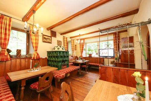 Hostal Gasthof St. Adolari