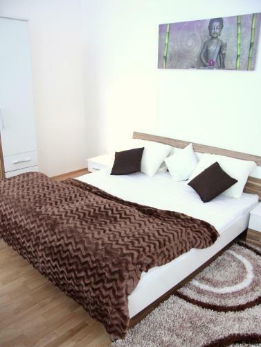 Alive Apartments