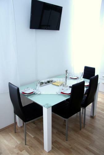 Alive Apartments
