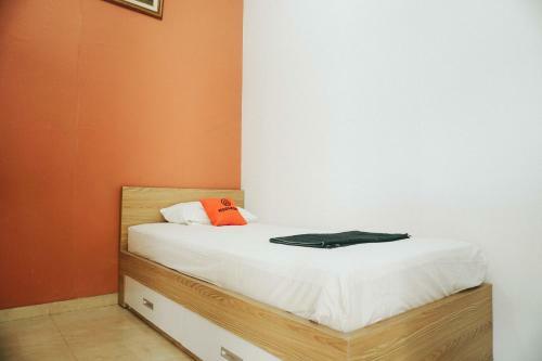 Hotel Koolkost Near University Of Surabaya
