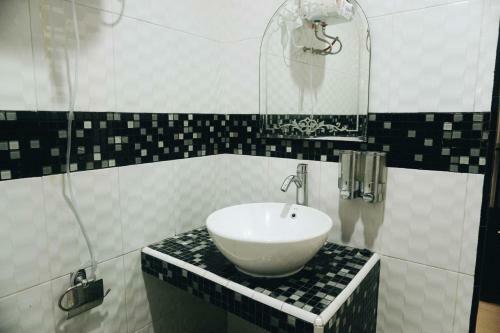 Hotel Koolkost Near University Of Surabaya