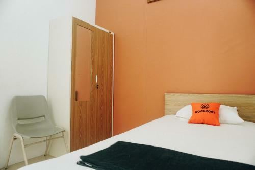 Hotel Koolkost Near University Of Surabaya