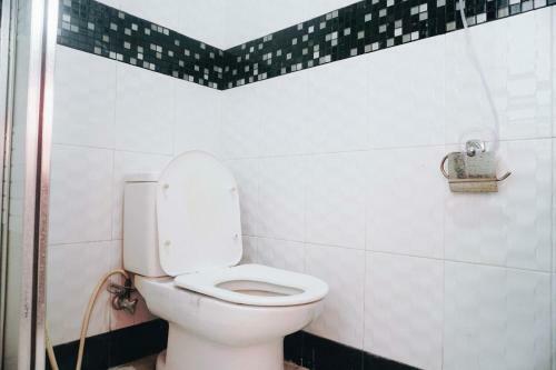 Hotel Koolkost Near University Of Surabaya