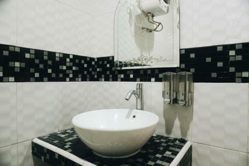 Hotel Koolkost Near University Of Surabaya