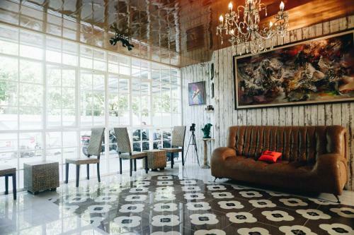 Hotel Koolkost Near University Of Surabaya