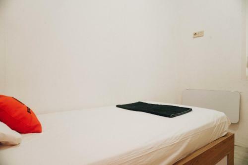 Hotel Koolkost Near University Of Surabaya