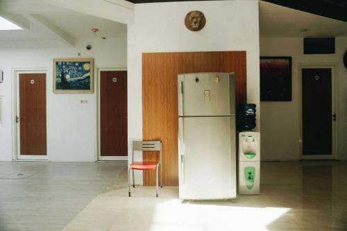 Hotel Koolkost Near University Of Surabaya