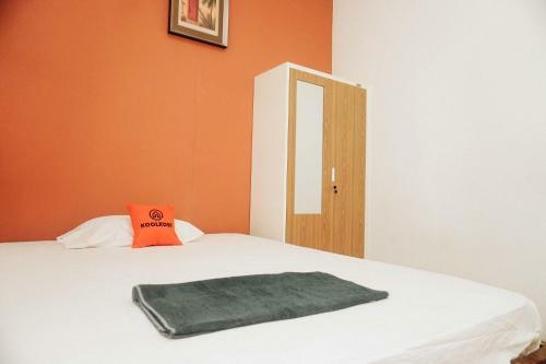 Hotel Koolkost Near University Of Surabaya