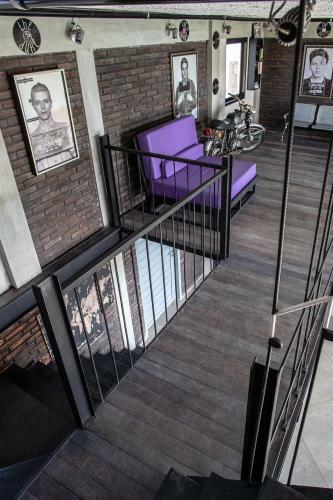 Rock N' Roll Villa