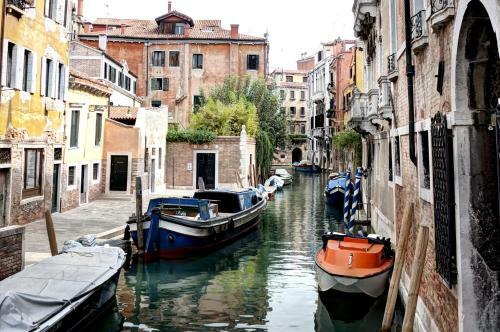Youatmolino Canal View Apartment