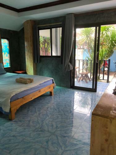 Poopreaw Koh Larn