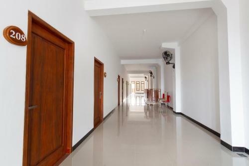 Hotel Vaccinated Staff-oyo 3309 Forrest Inn