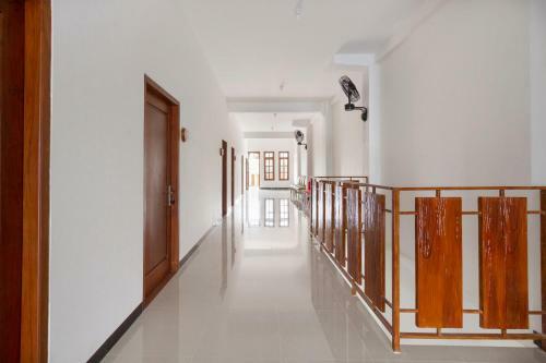 Hotel Vaccinated Staff-oyo 3309 Forrest Inn