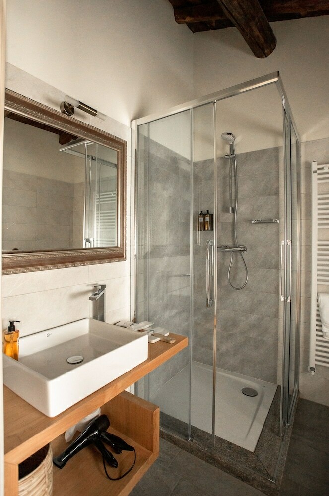 Hostal Foresteria Stazzona