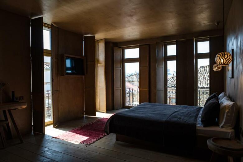 Life Gallery Hotel