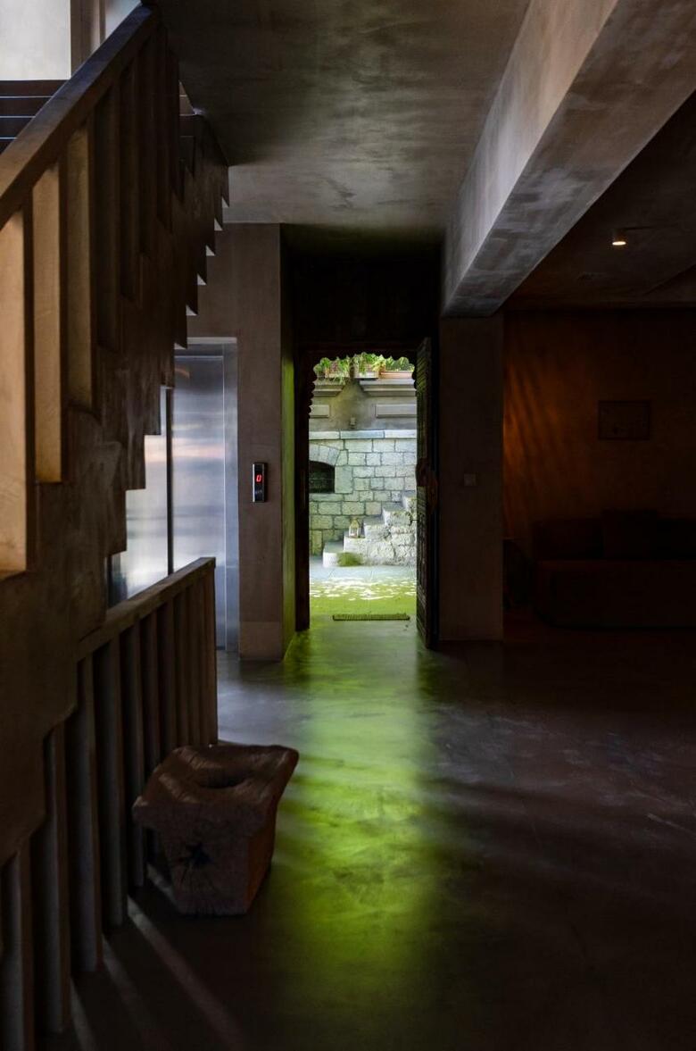 Life Gallery Hotel