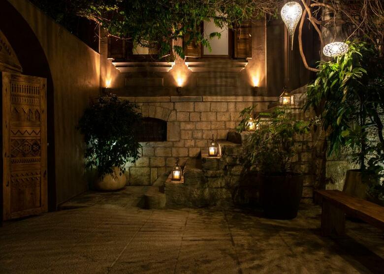 Life Gallery Hotel