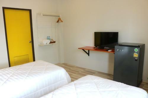 Hotel N&n House Laem Hin